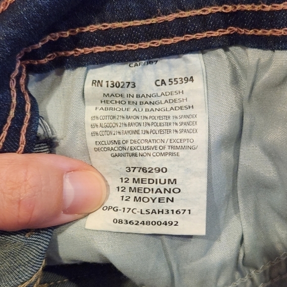 WOMEN'S Lee Modern Series Midrise Fit 5" Dark Wash Shorts, size 12 - Picture 11 of 12